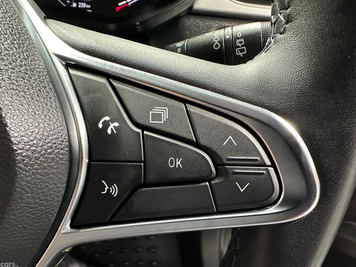Renault Captur Hatchback, Petrol, 2024, Red