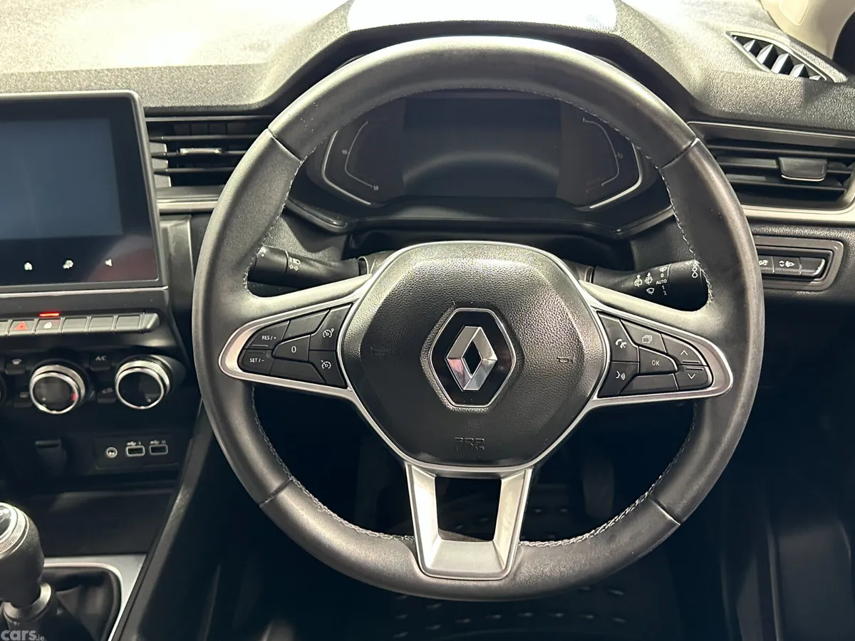 Renault Captur Hatchback, Petrol, 2024, Red