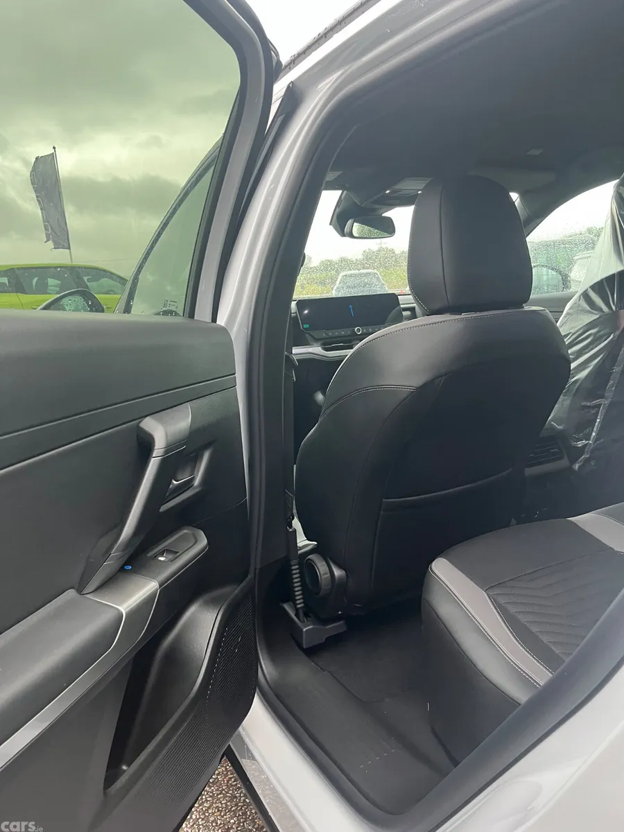 Jeep Compass SUV, Electric, 2026, White