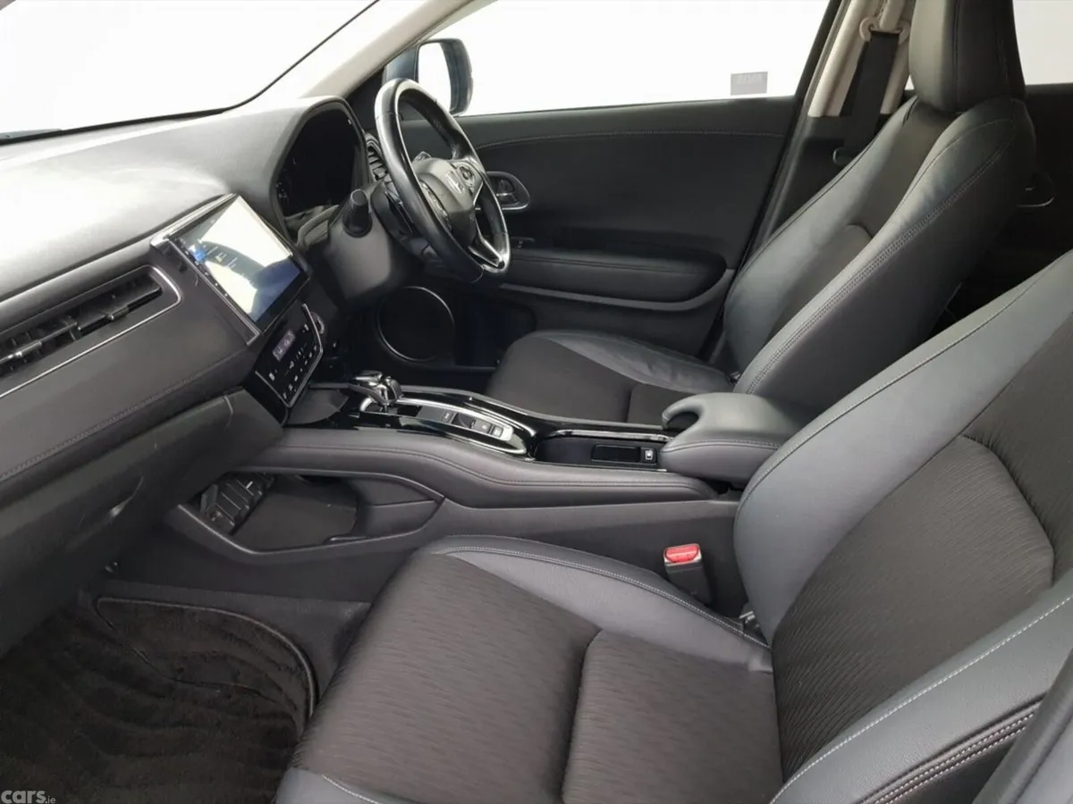 Honda Vezel SUV, Petrol Hybrid, 2018, Silver