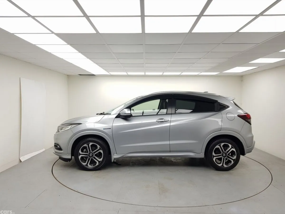 Honda Vezel SUV, Petrol Hybrid, 2018, Silver