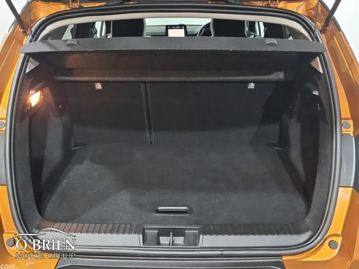 Renault Captur Hatchback, Diesel, 2021, Orange