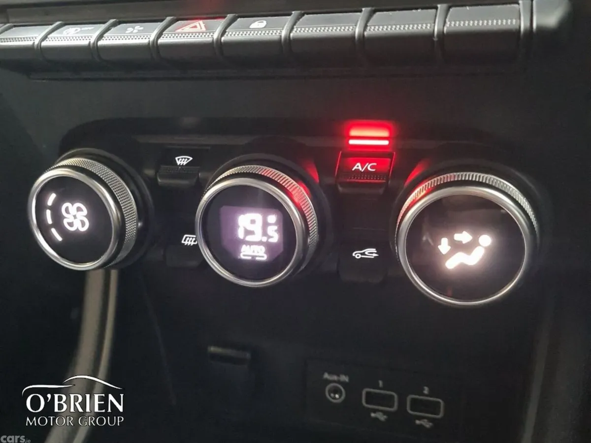 Renault Captur Hatchback, Diesel, 2021, Orange