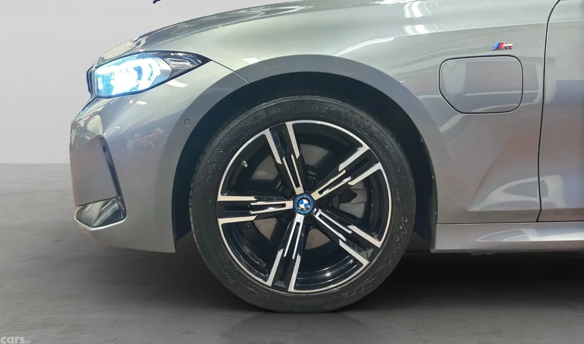 BMW 3-Series Estate, Petrol Plug-in Hybrid, 2023, Grey