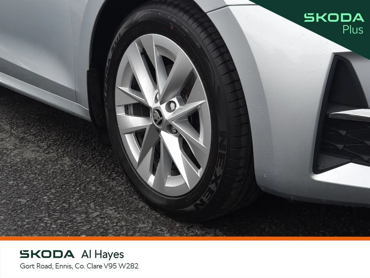 Skoda Octavia Saloon, Petrol, 2024, Silver