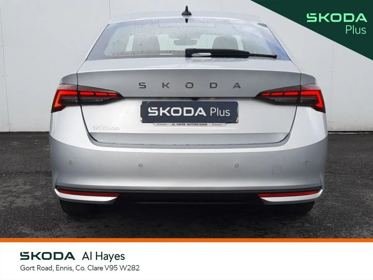 Skoda Octavia Saloon, Petrol, 2024, Silver
