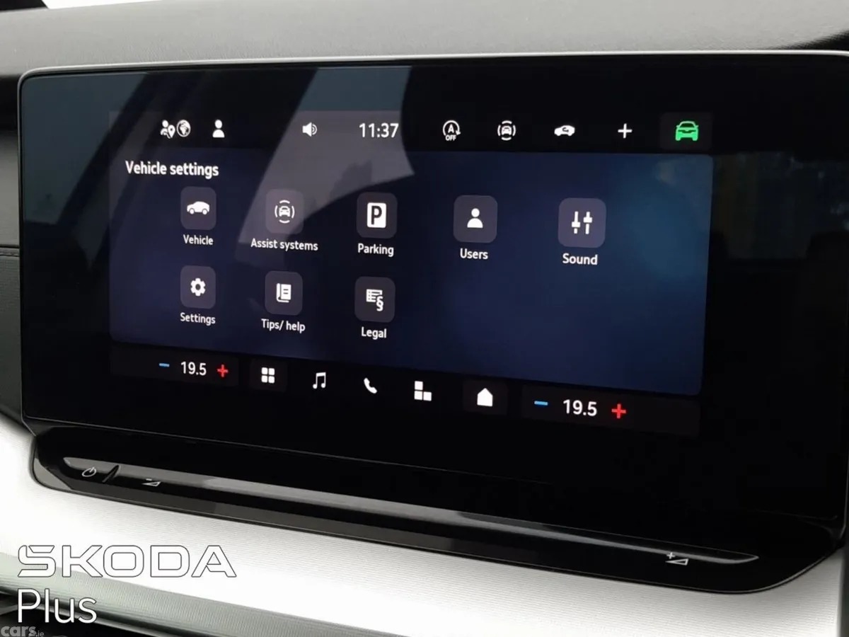 Skoda Octavia Saloon, Petrol, 2024, Silver