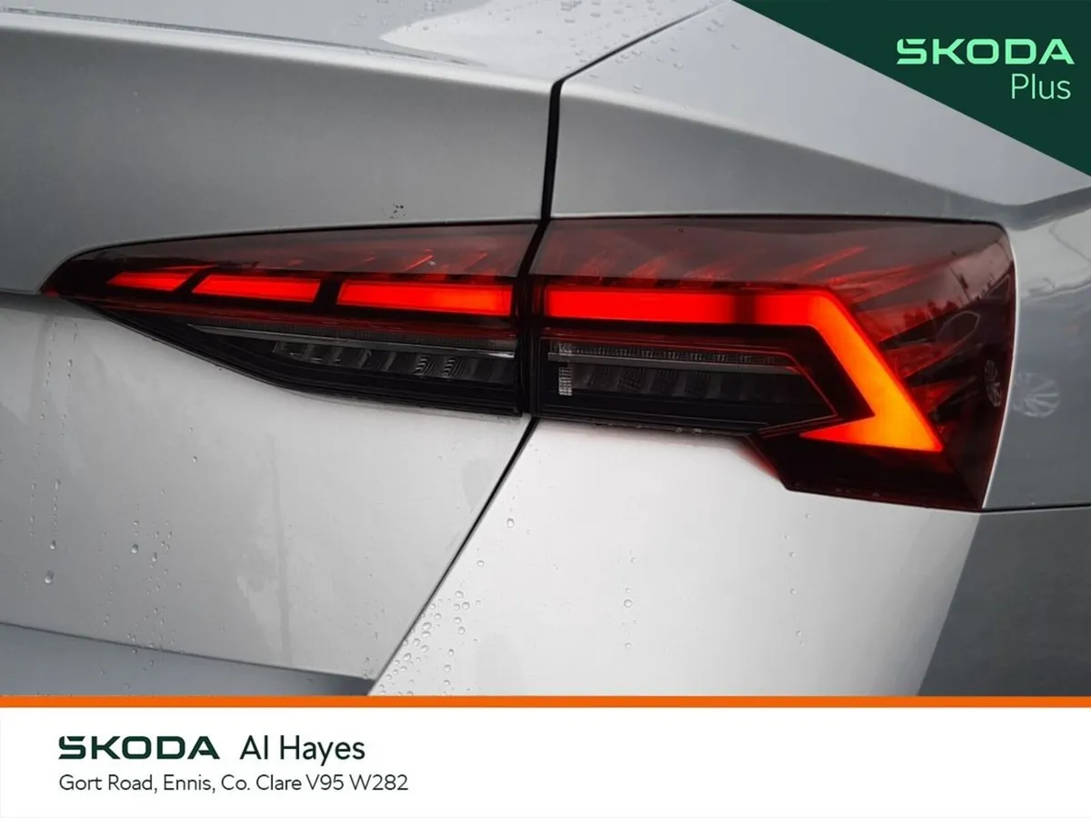 Skoda Octavia Saloon, Petrol, 2024, Silver