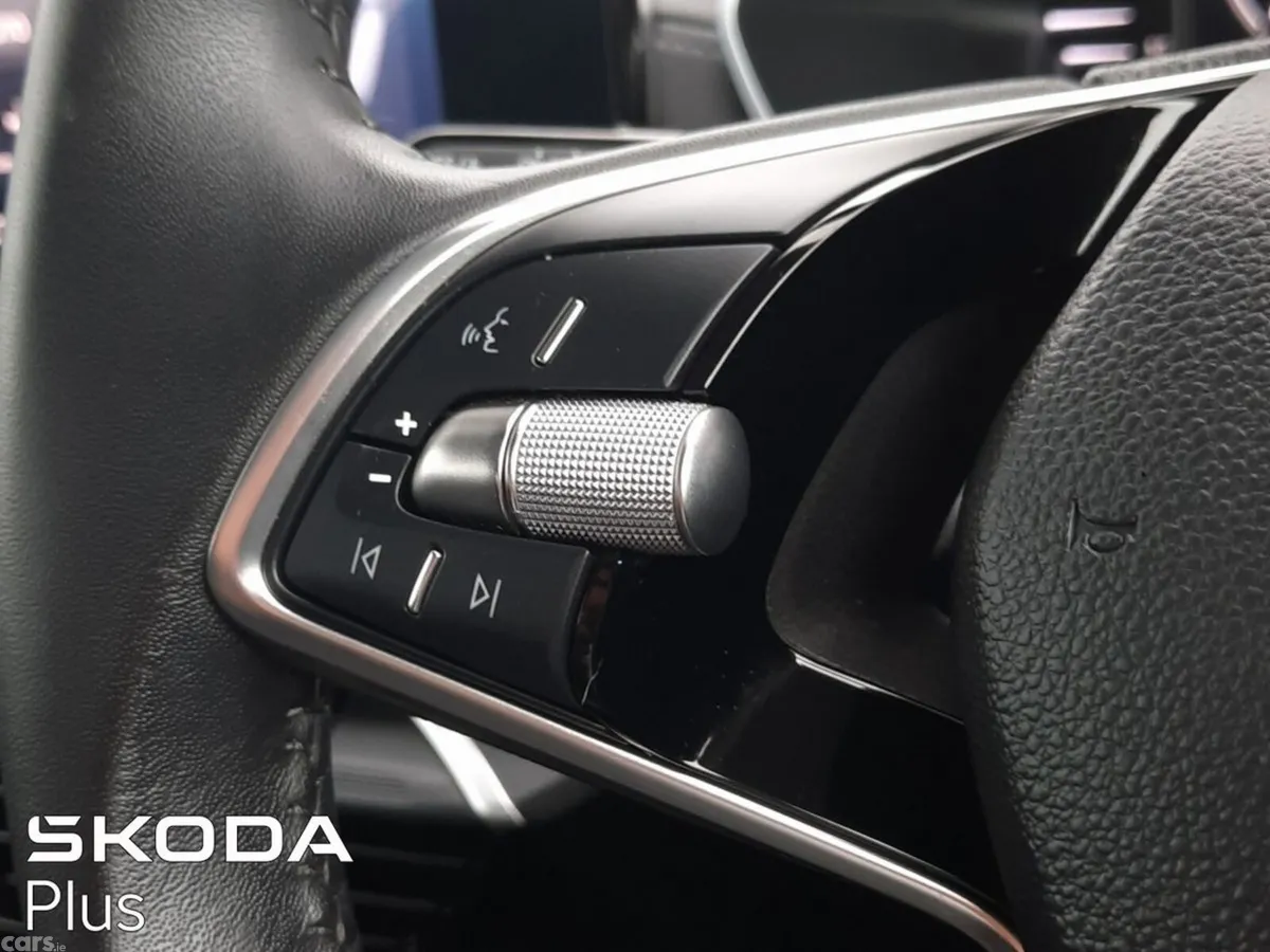 Skoda Octavia Saloon, Petrol, 2024, Silver