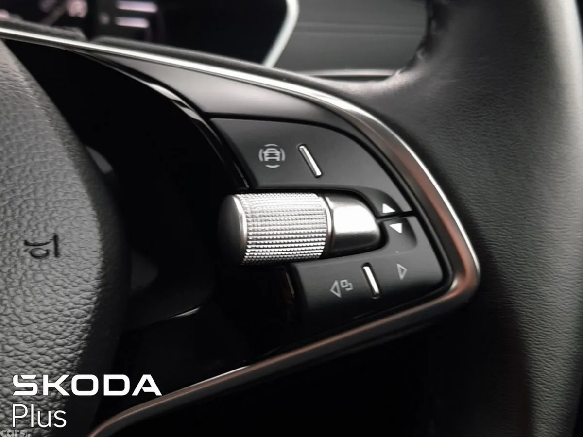 Skoda Octavia Saloon, Petrol, 2024, Silver