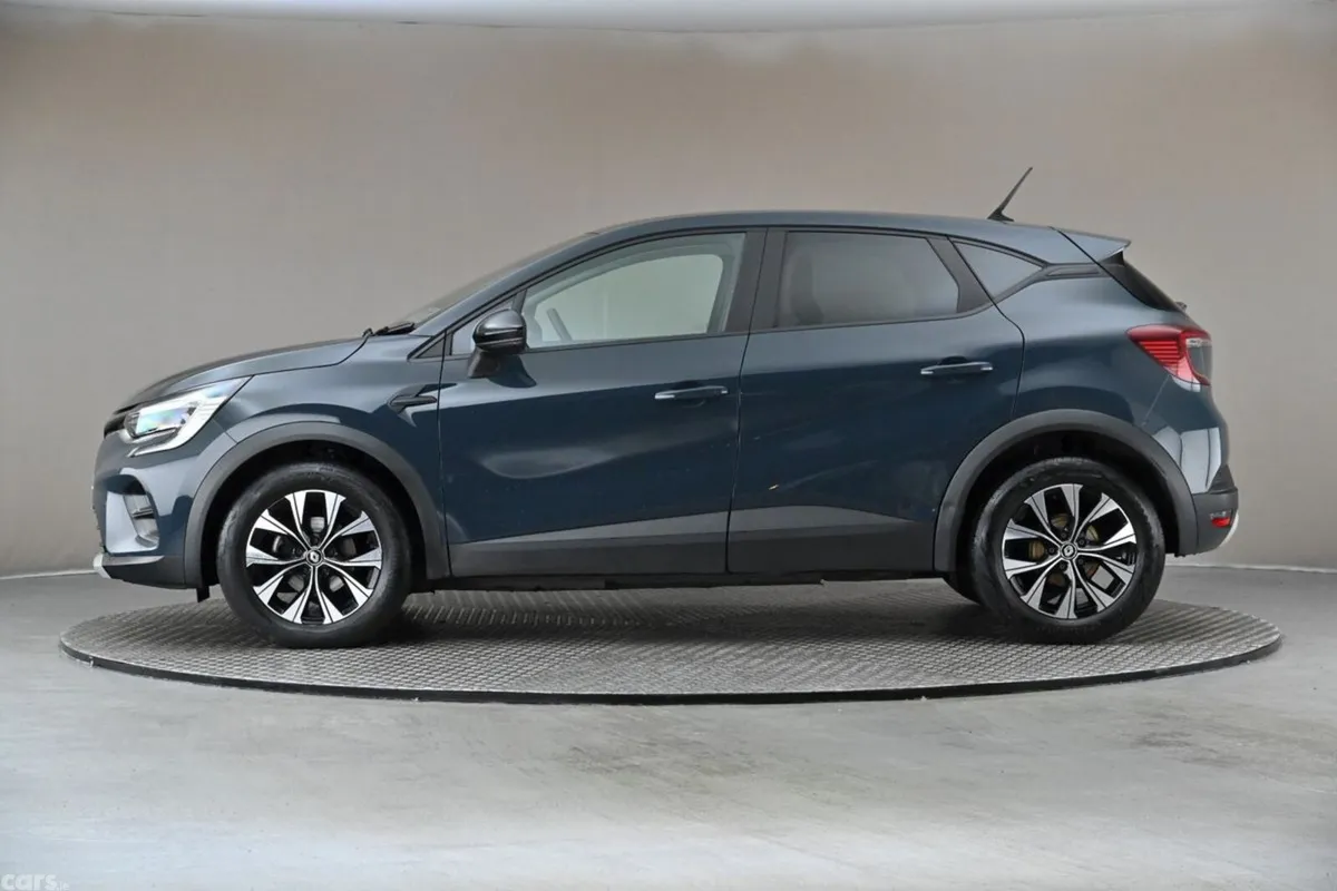 Renault Captur SUV, Petrol, 2024, Blue