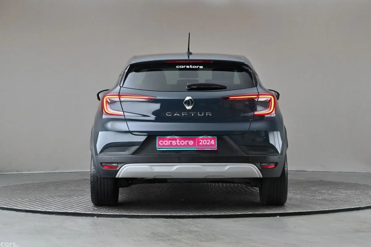Renault Captur SUV, Petrol, 2024, Blue