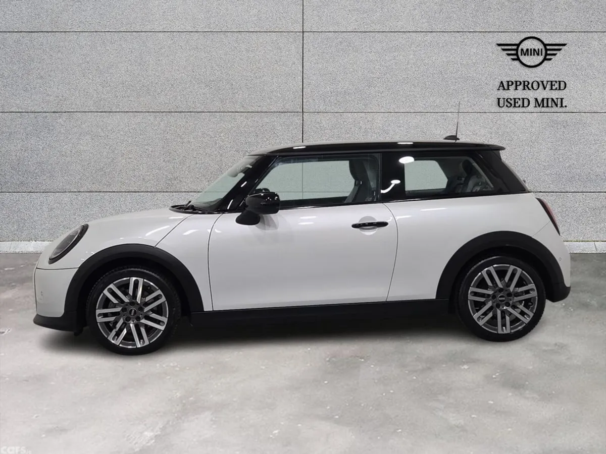 Mini Cooper Hatchback, Petrol, 2024, White