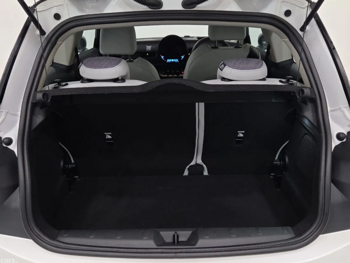 Mini Cooper Hatchback, Petrol, 2024, White