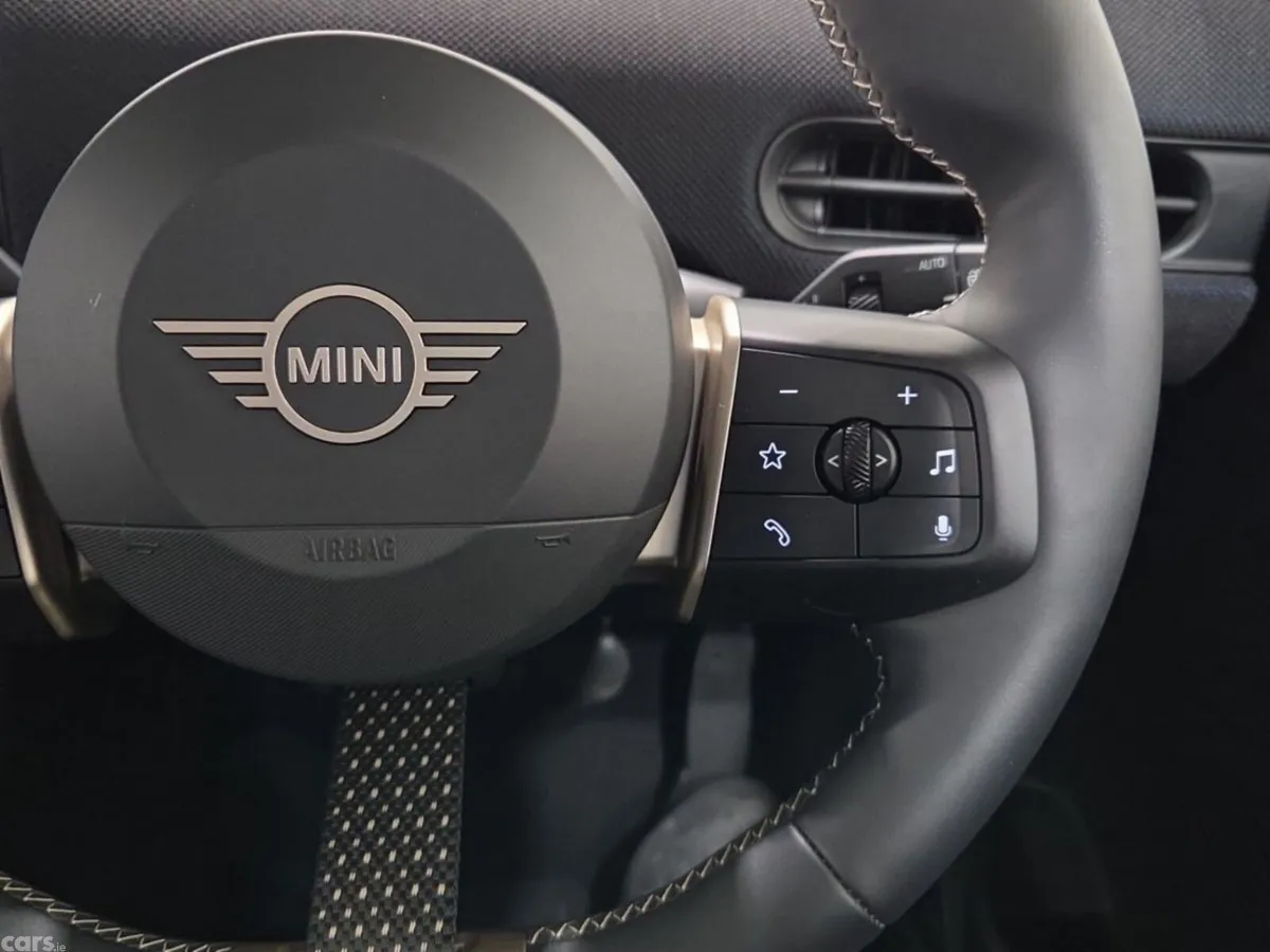 Mini Cooper Hatchback, Petrol, 2024, White