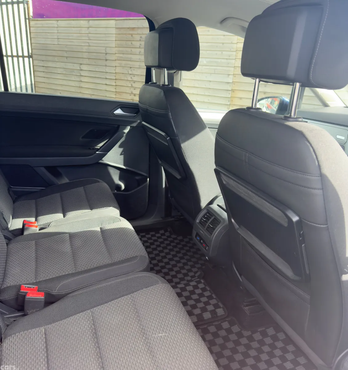 Volkswagen Touran SUV, Petrol, 2017, Blue