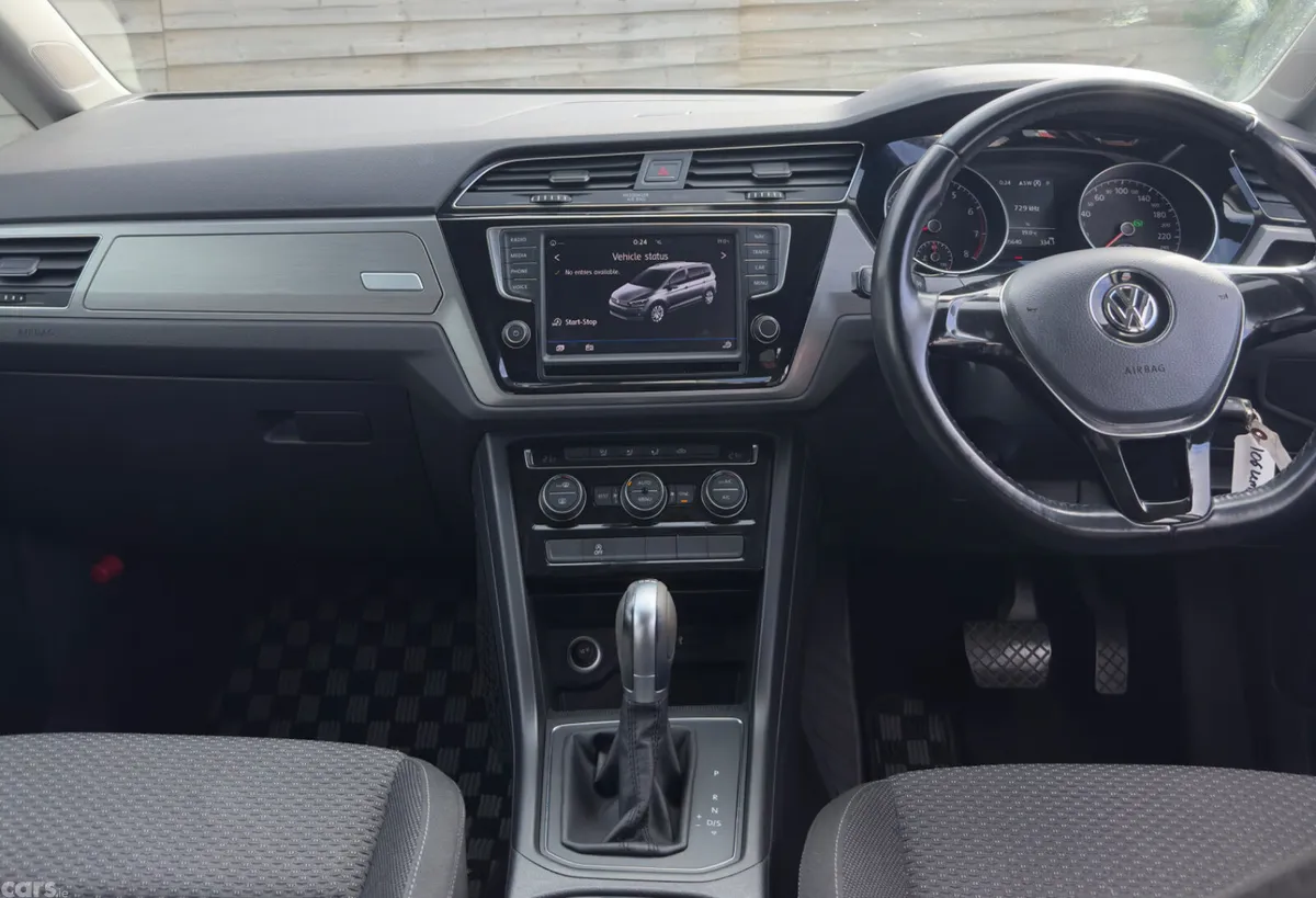 Volkswagen Touran SUV, Petrol, 2017, Blue