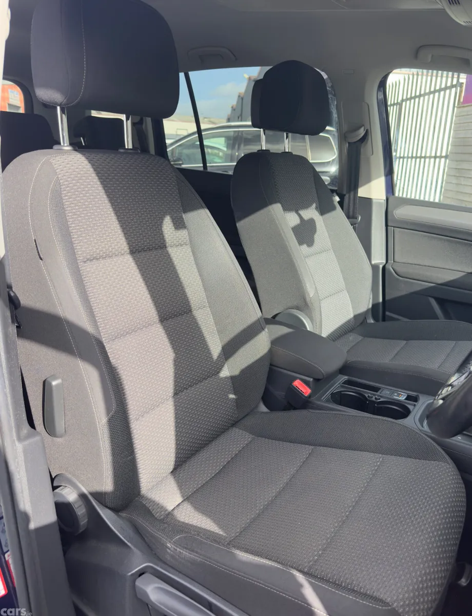 Volkswagen Touran SUV, Petrol, 2017, Blue