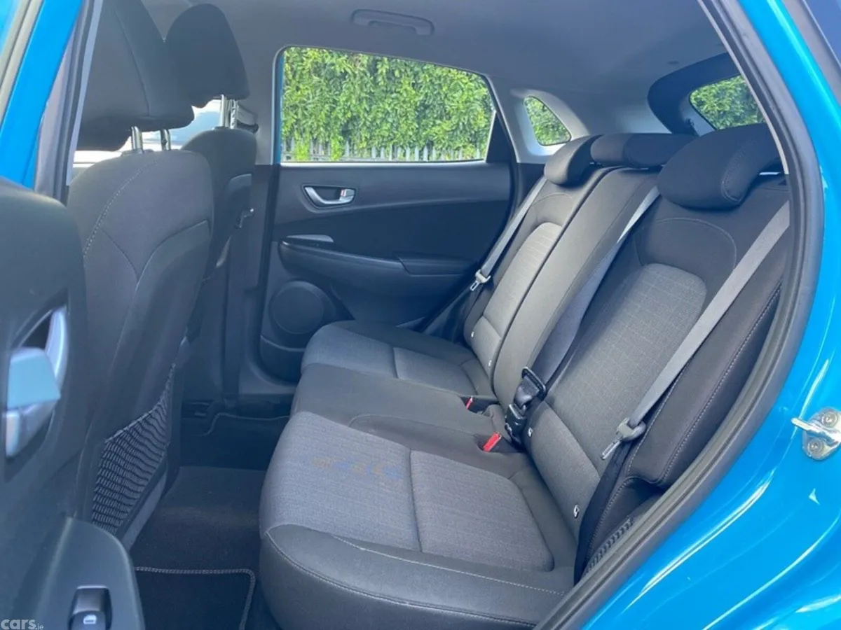 Hyundai KONA MPV, Diesel, 2021, Green