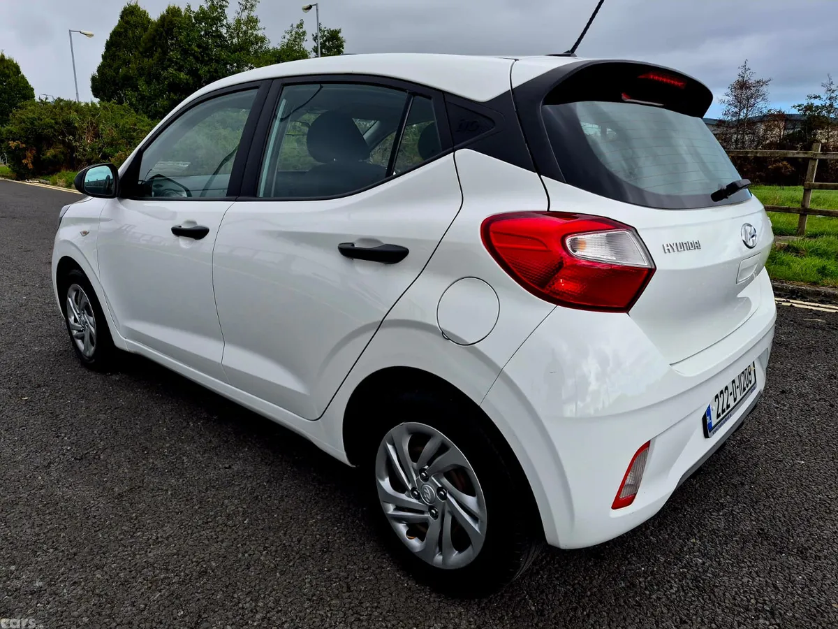 Hyundai i10 Hatchback, Petrol, 2022, White
