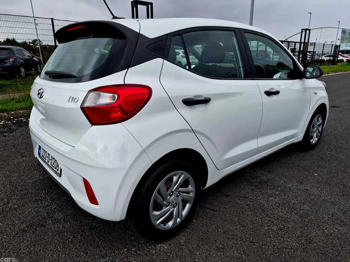 Hyundai i10 Hatchback, Petrol, 2022, White