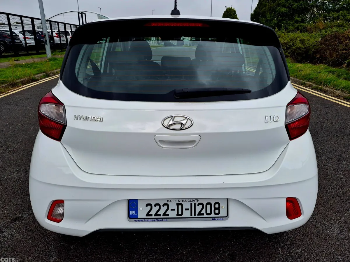 Hyundai i10 Hatchback, Petrol, 2022, White