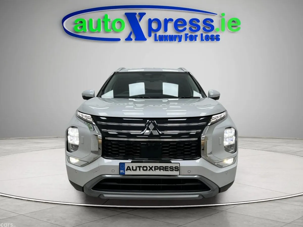 Mitsubishi Outlander SUV, Petrol Plug-in Hybrid, 2024, White