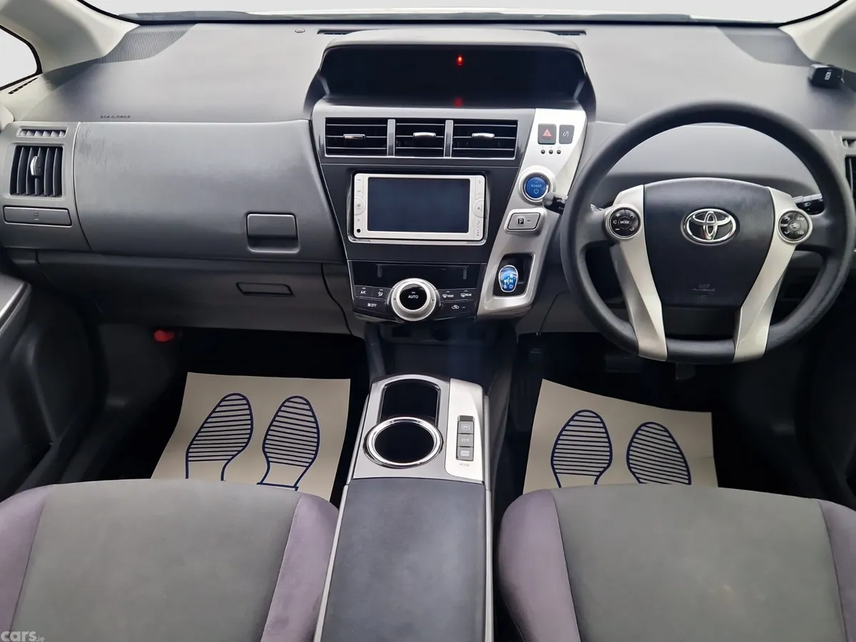 Toyota Prius MPV, Petrol Hybrid, 2013, White