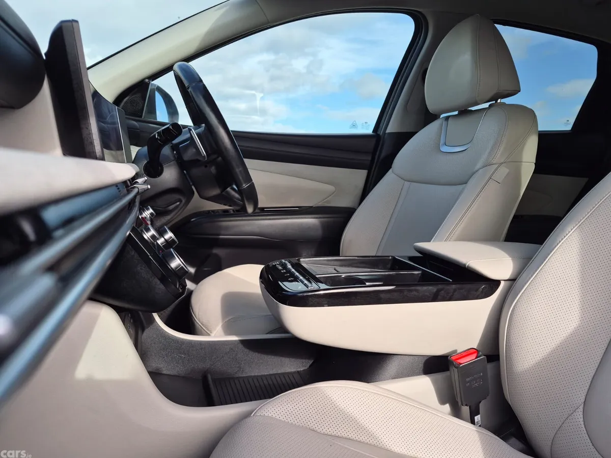 Hyundai Tucson SUV, Petrol Plug-in Hybrid, 2024, Black