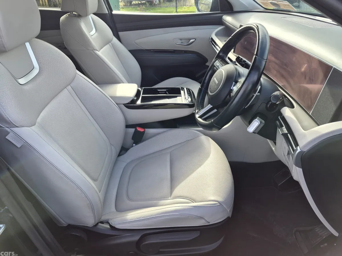 Hyundai Tucson SUV, Petrol Plug-in Hybrid, 2024, Black