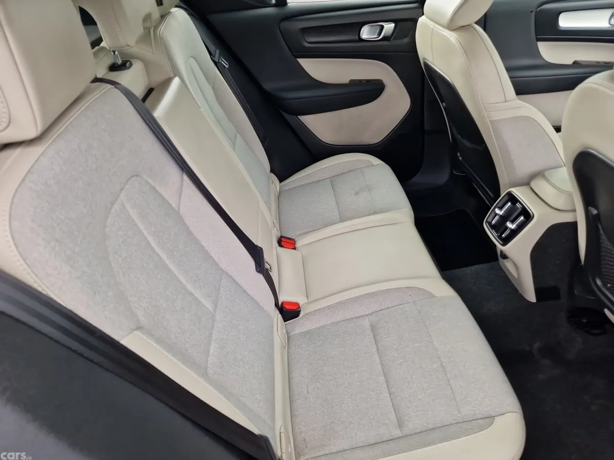 Volvo XC40 SUV, Diesel, 2018, Black
