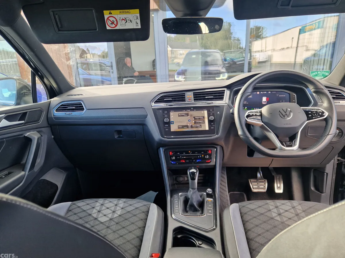 Volkswagen Tiguan SUV, Petrol Hybrid, 2023, Black