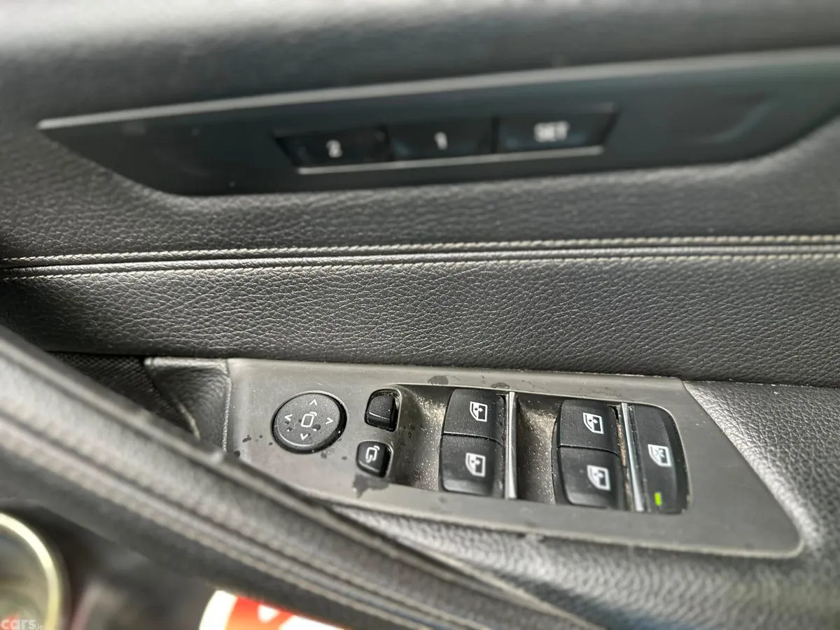 BMW 5-Series Saloon, Petrol Plug-in Hybrid, 2018, Black