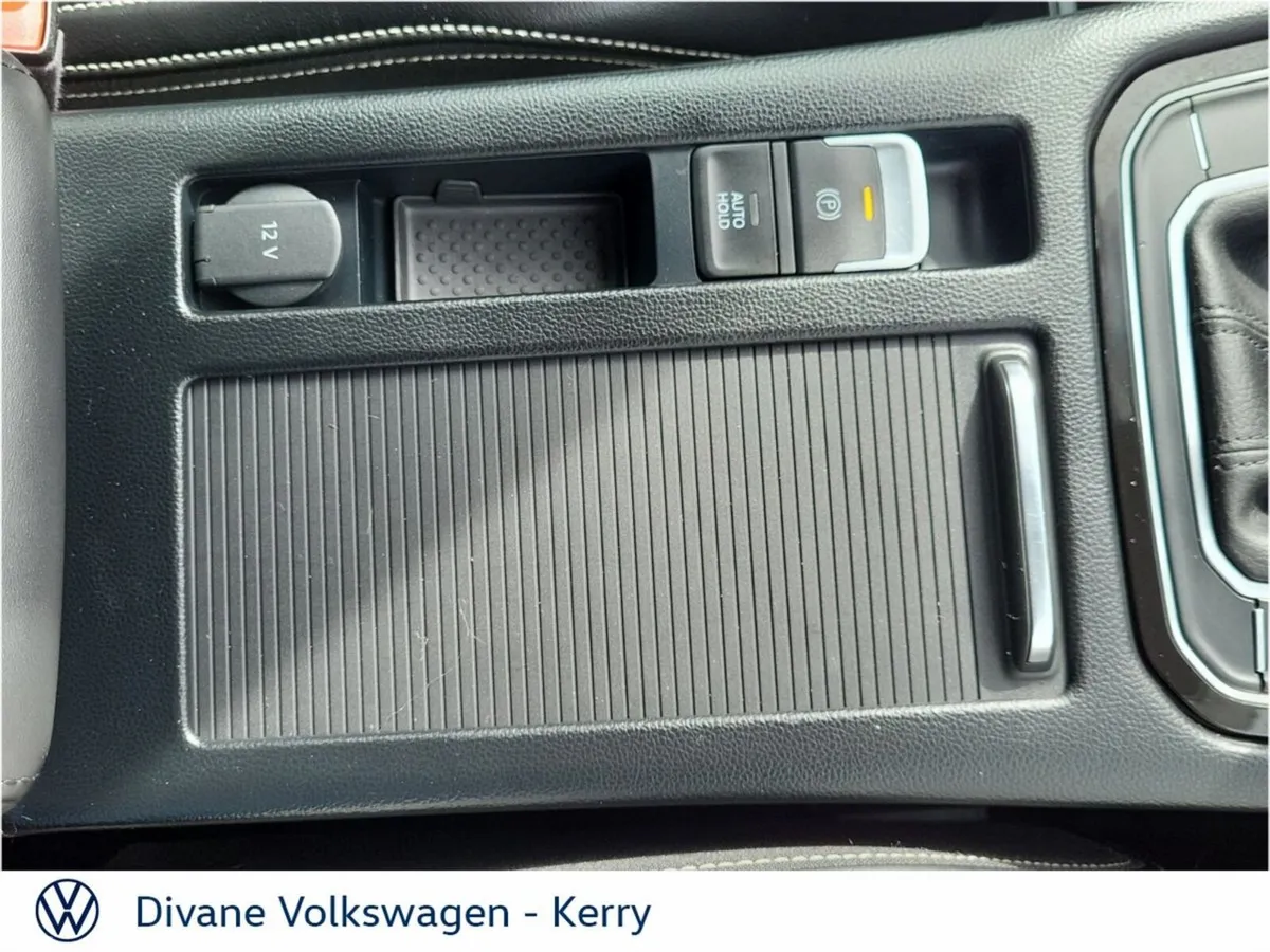 Volkswagen Passat Saloon, Diesel, 2020, Black