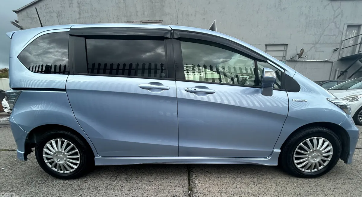 Honda Freed MPV, Petrol Hybrid, 2016, Blue
