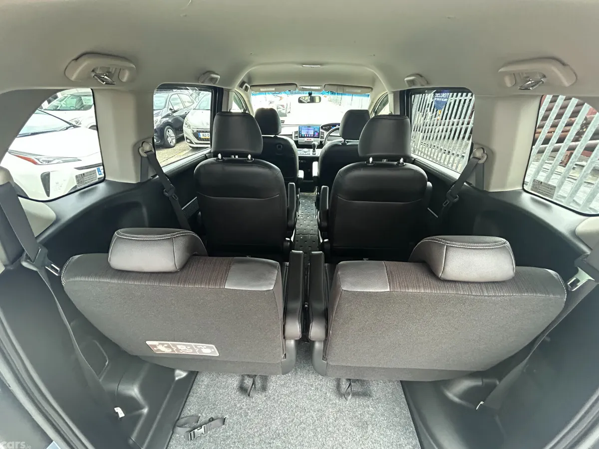 Honda Freed MPV, Petrol Hybrid, 2016, Blue