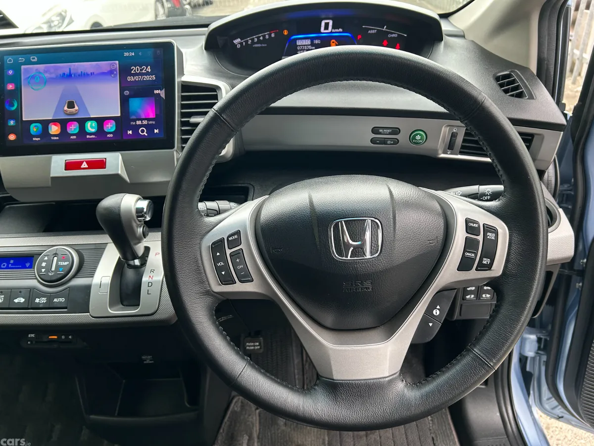 Honda Freed MPV, Petrol Hybrid, 2016, Blue