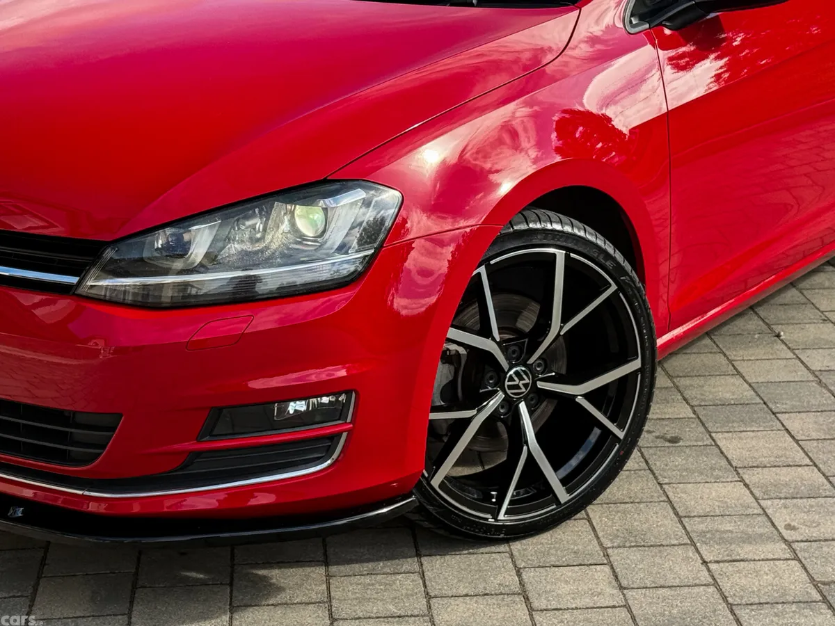 Volkswagen Golf Hatchback, Petrol, 2015, Red