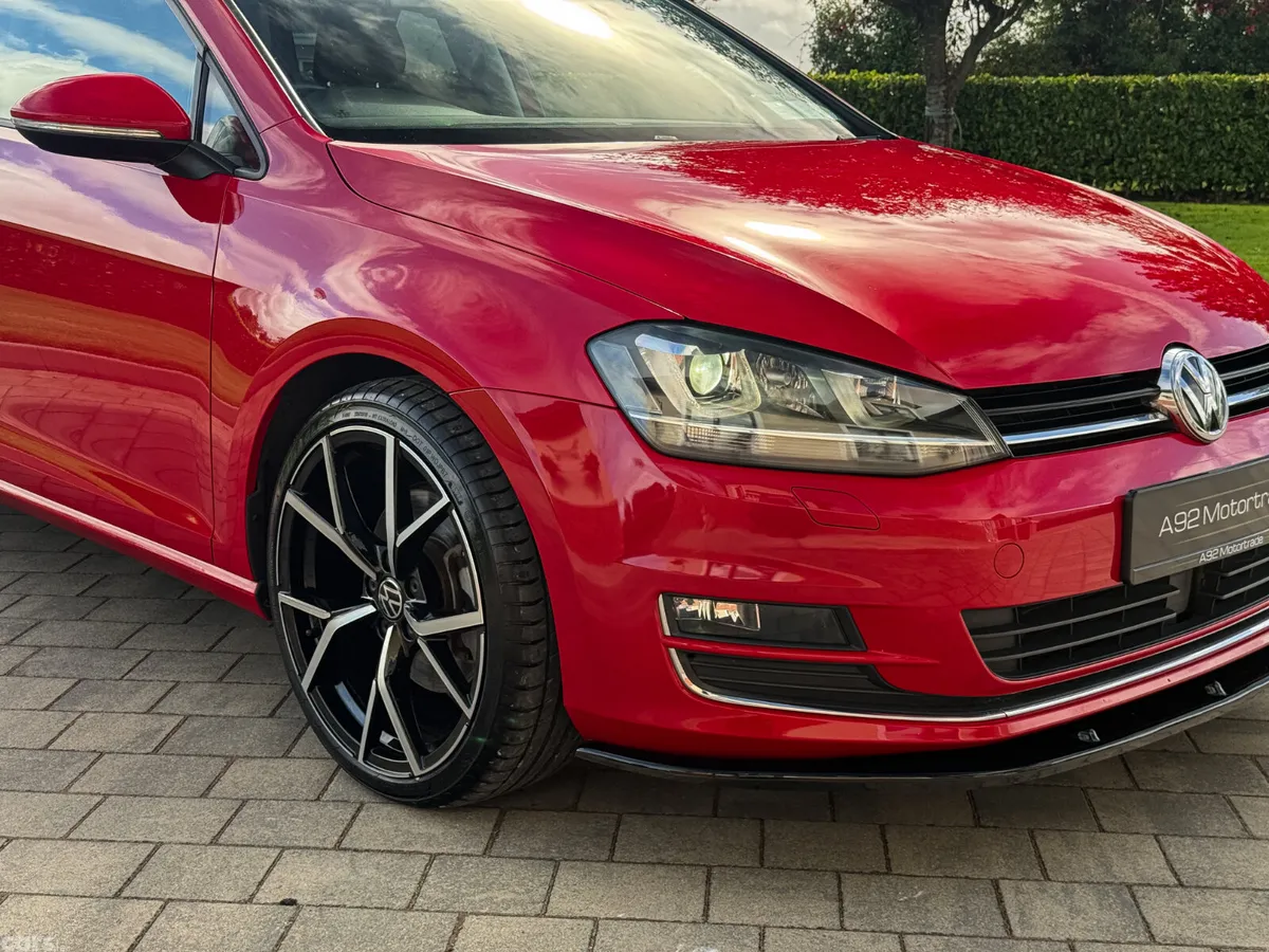 Volkswagen Golf Hatchback, Petrol, 2015, Red