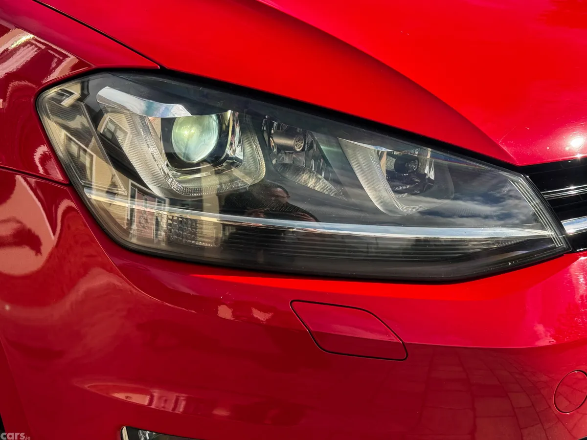 Volkswagen Golf Hatchback, Petrol, 2015, Red