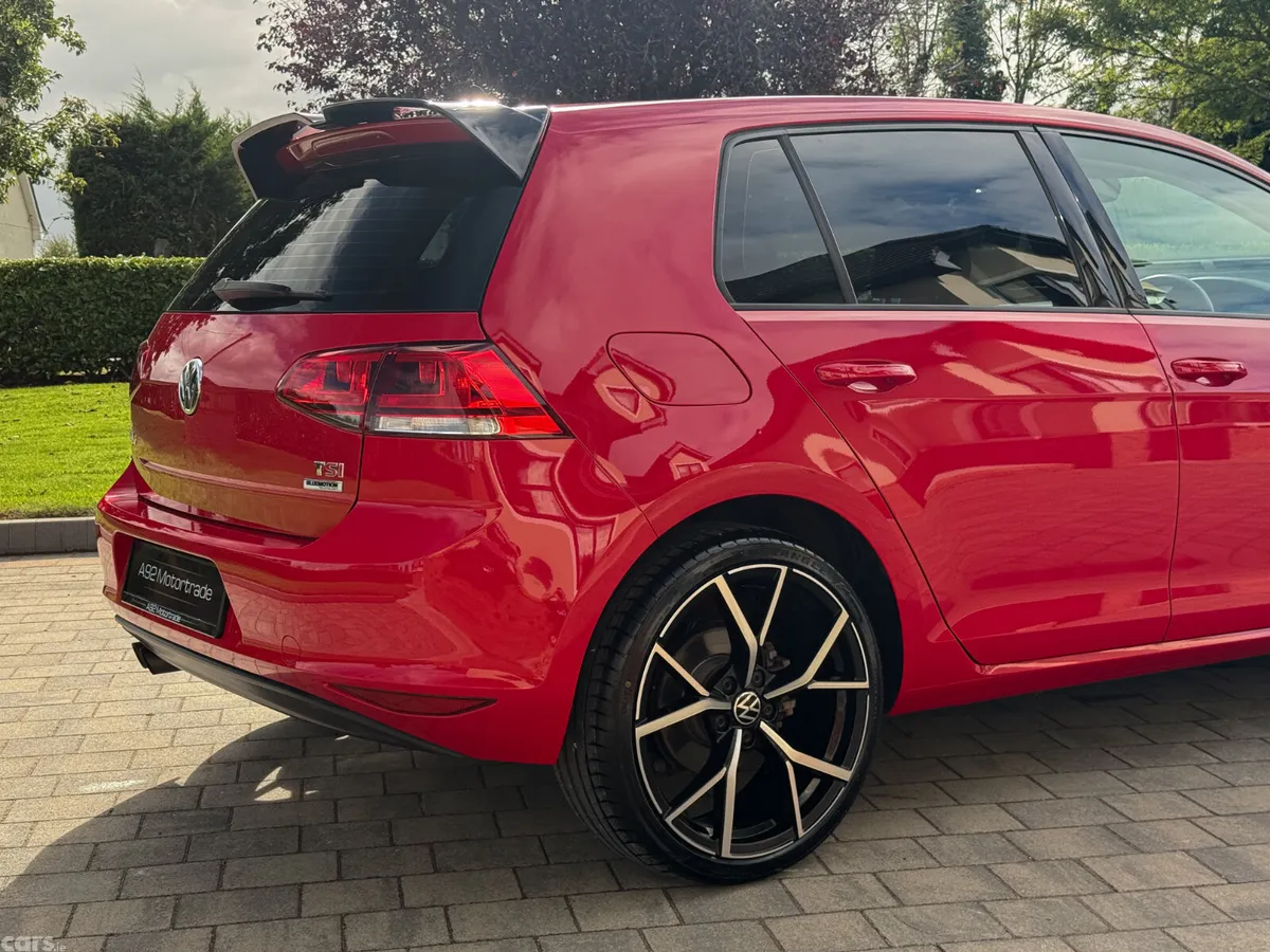 Volkswagen Golf Hatchback, Petrol, 2015, Red