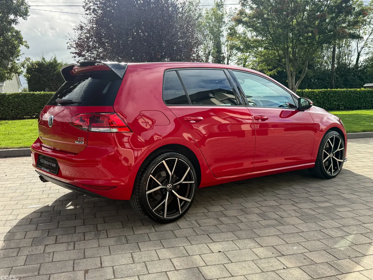 Volkswagen Golf Hatchback, Petrol, 2015, Red