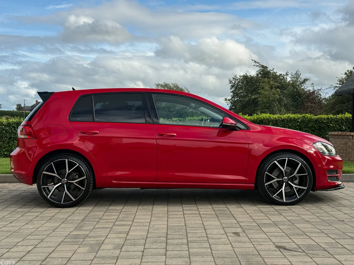 Volkswagen Golf Hatchback, Petrol, 2015, Red
