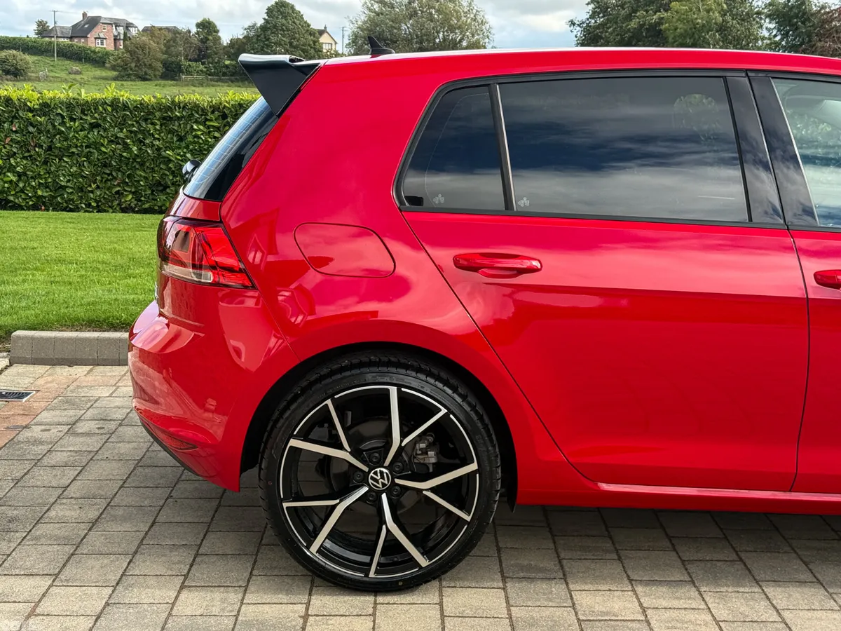 Volkswagen Golf Hatchback, Petrol, 2015, Red