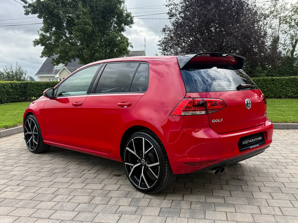 Volkswagen Golf Hatchback, Petrol, 2015, Red