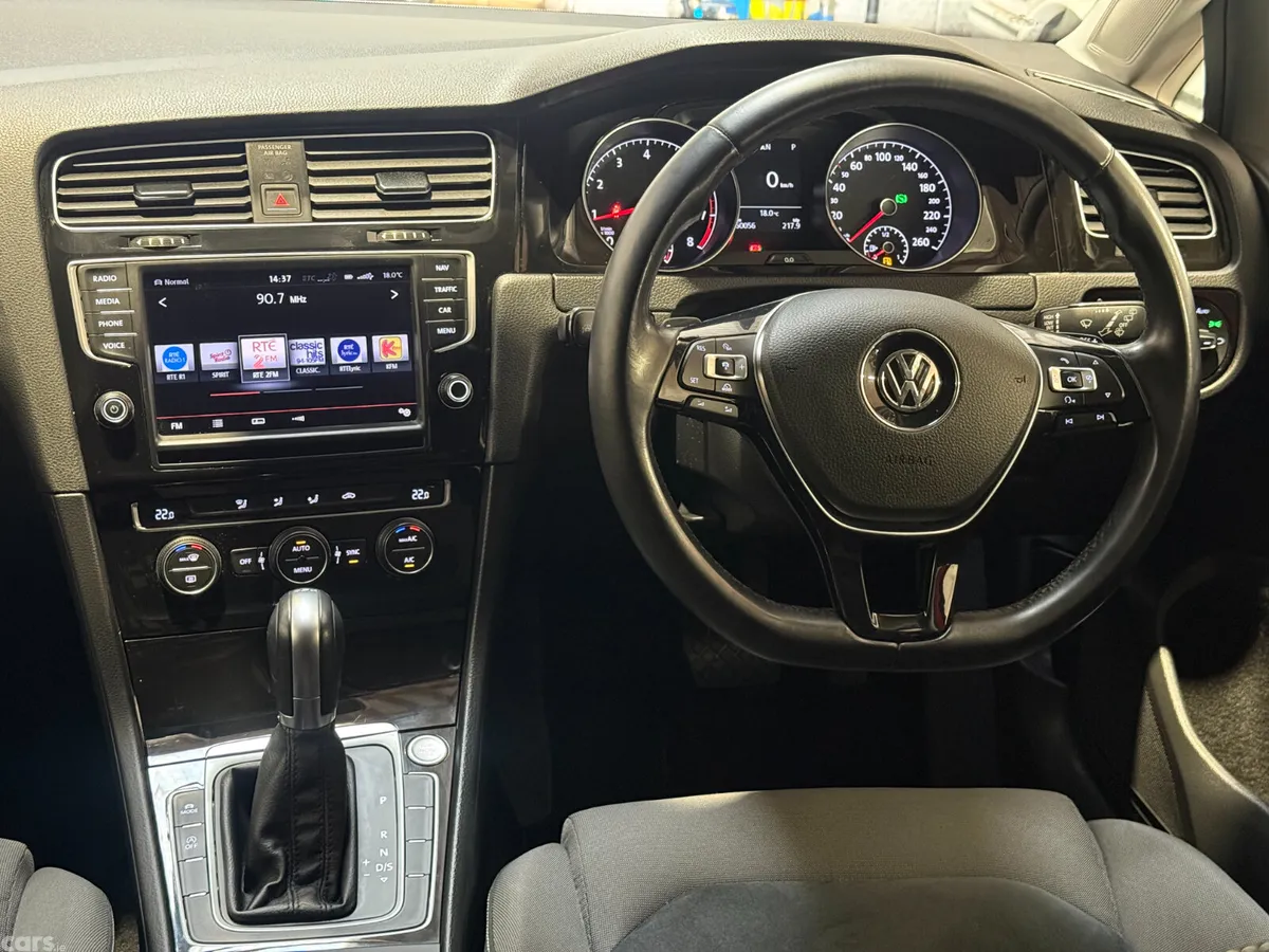 Volkswagen Golf Hatchback, Petrol, 2015, Red