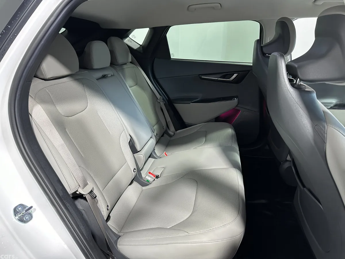 Kia EV6 MPV, Electric, 2026, White