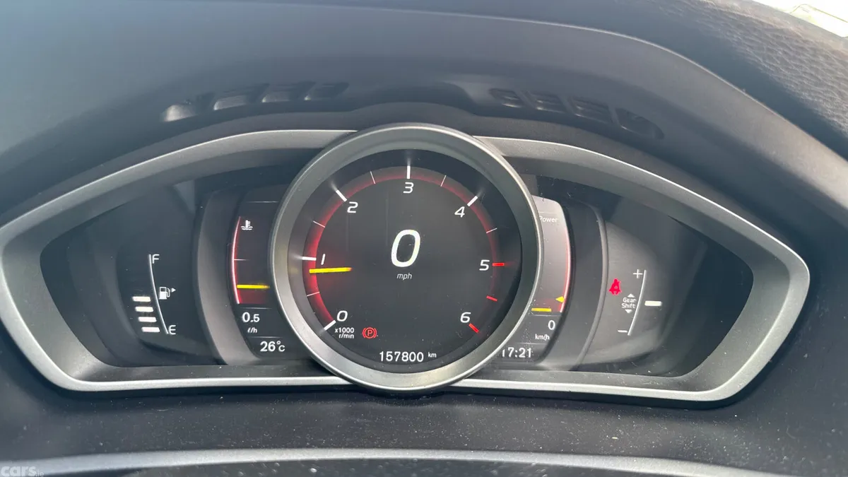 Volvo V40 Hatchback, Diesel, 2018, Grey