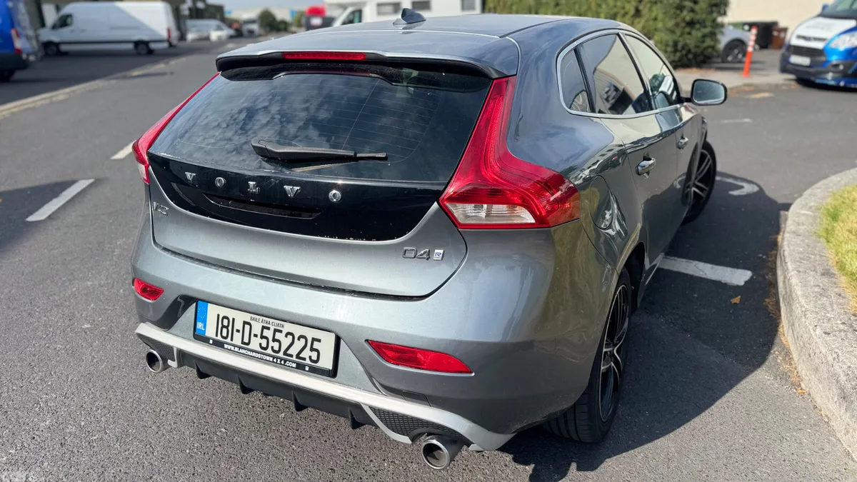 Volvo V40 Hatchback, Diesel, 2018, Grey