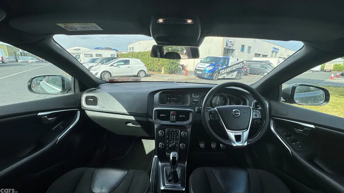 Volvo V40 Hatchback, Diesel, 2018, Grey